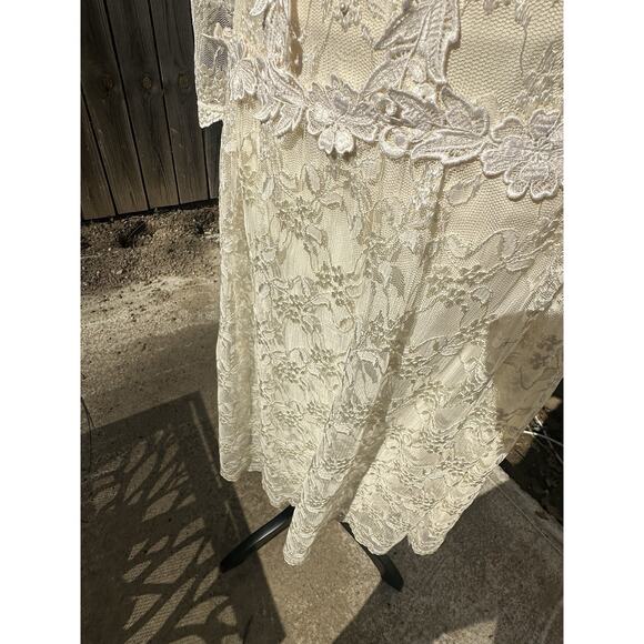 Vintage 70's Greenco Maid Wedding Dress Ivory Lace With Veil Long Sleeve Size 4 - Picture 9 of 16